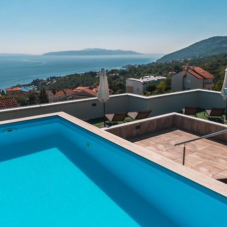 Apartment Lui With Rooftop Swimming Pool Ičići Extérieur photo