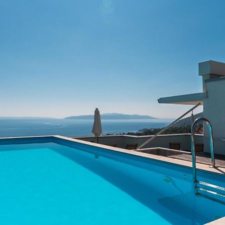 Apartment Lui With Rooftop Swimming Pool Ičići Extérieur photo
