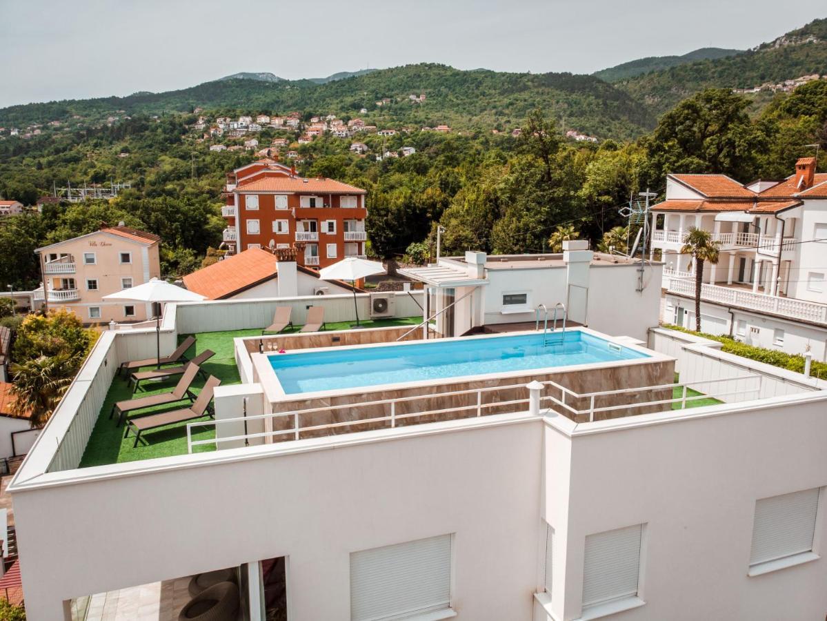Apartment Lui With Rooftop Swimming Pool Ičići Extérieur photo