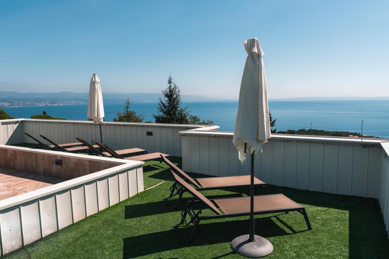 Apartment Lui With Rooftop Swimming Pool Ičići Extérieur photo